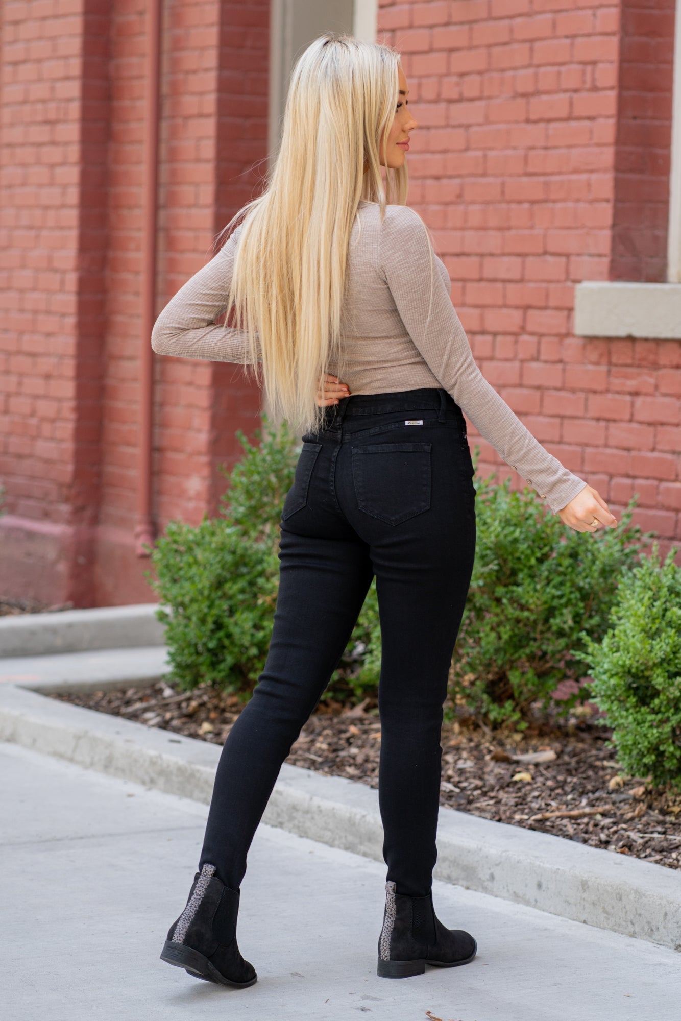 KanCan Jeans  Stretch: KanCan Comfort Stretch Color: Black Cut: Skinny, 30" Inseam Rise: High-Rise, 9.5" Front Rise 71.1% COTTON , 17.7% POLYESTER , 9.5% RAYON , 1.1% SPANDEX Stitching: Classic Fly: Zipper Style #: KC6008BBK Contact us for any additional measurements or sizing.    