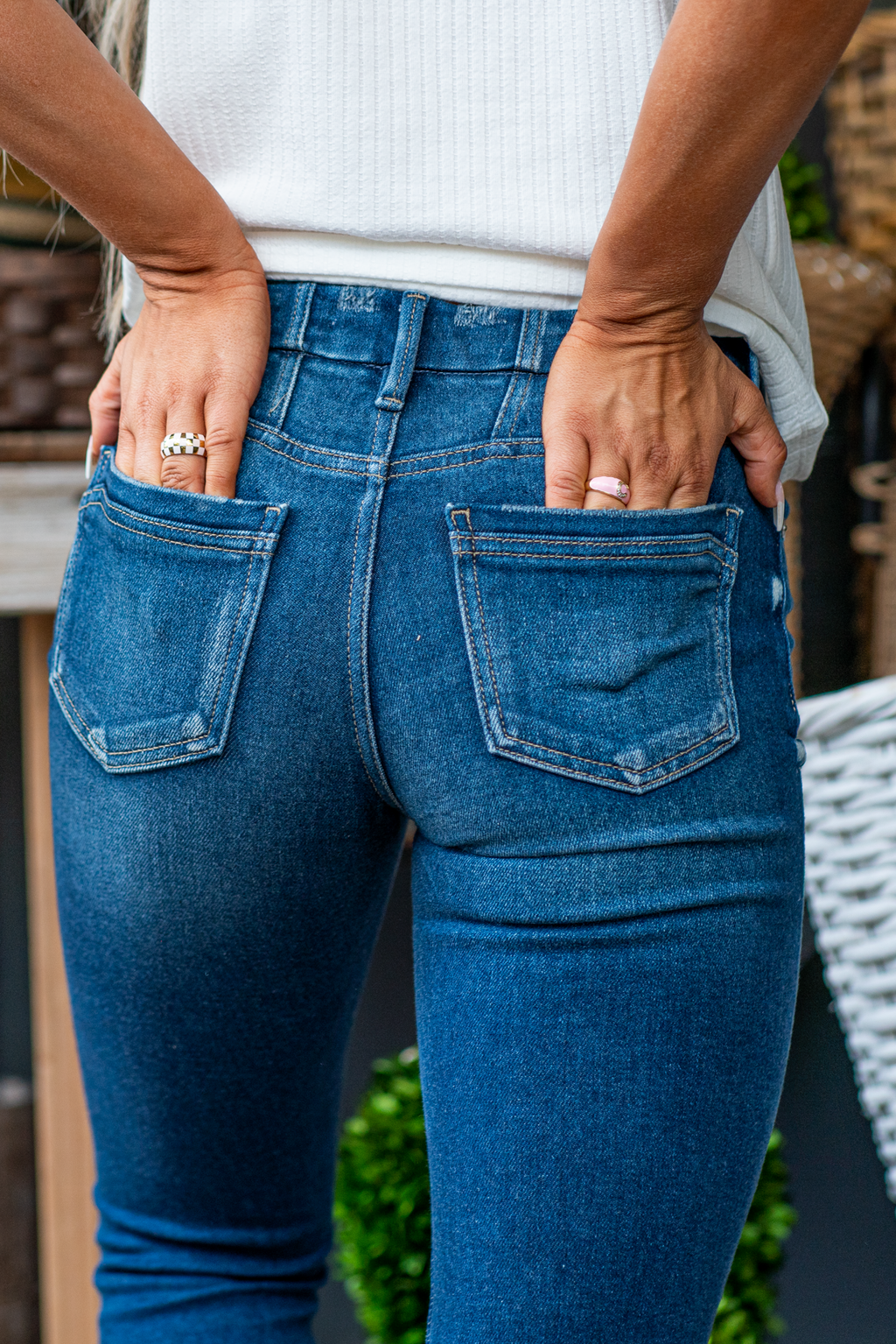 KanCan Jeans  Color: Dark Wash Cut: Skinny, 29" Inseam* Rise: High Rise, 10" Front Rise* 93% COTTON, 5% POLYESTER, 2% SPANDEX Fly: Zip Fly   Style #: KC9246D Contact us for any additional measurements or sizing.    *Measured on the smallest size, measurements may vary by size.