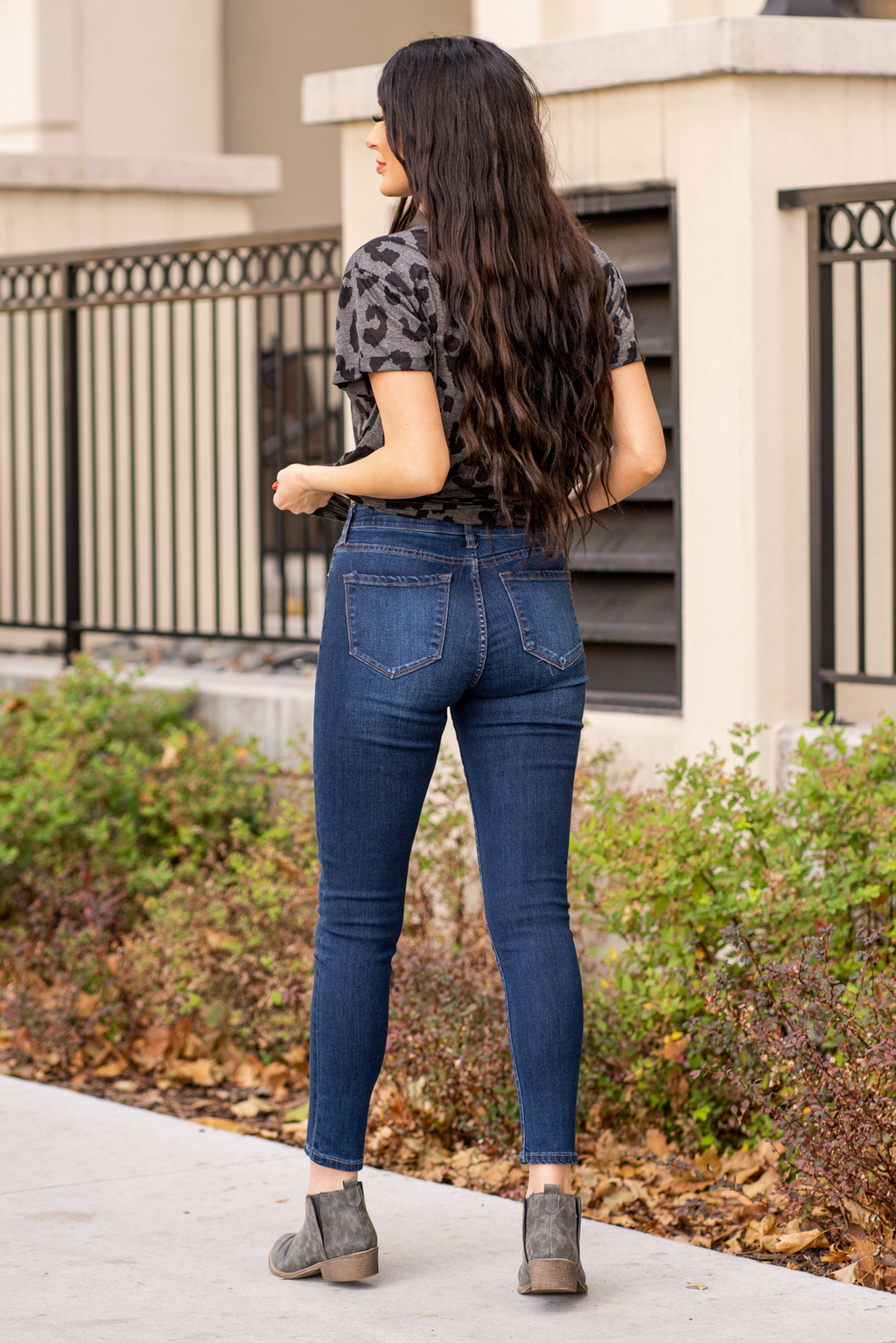 KanCan Jeans  Collection: Core Style Color: Dark Wash  Cut: Ankle Skinny, 27.5" Inseam Rise: High-Rise, 9.5" Front Rise 64% COTTON, 24% POLYESTER, 10% RAYON, 2% SPANDEX Fly: Zipper  Style #: KC7312D  Contact us for any additional measurements or sizing. 