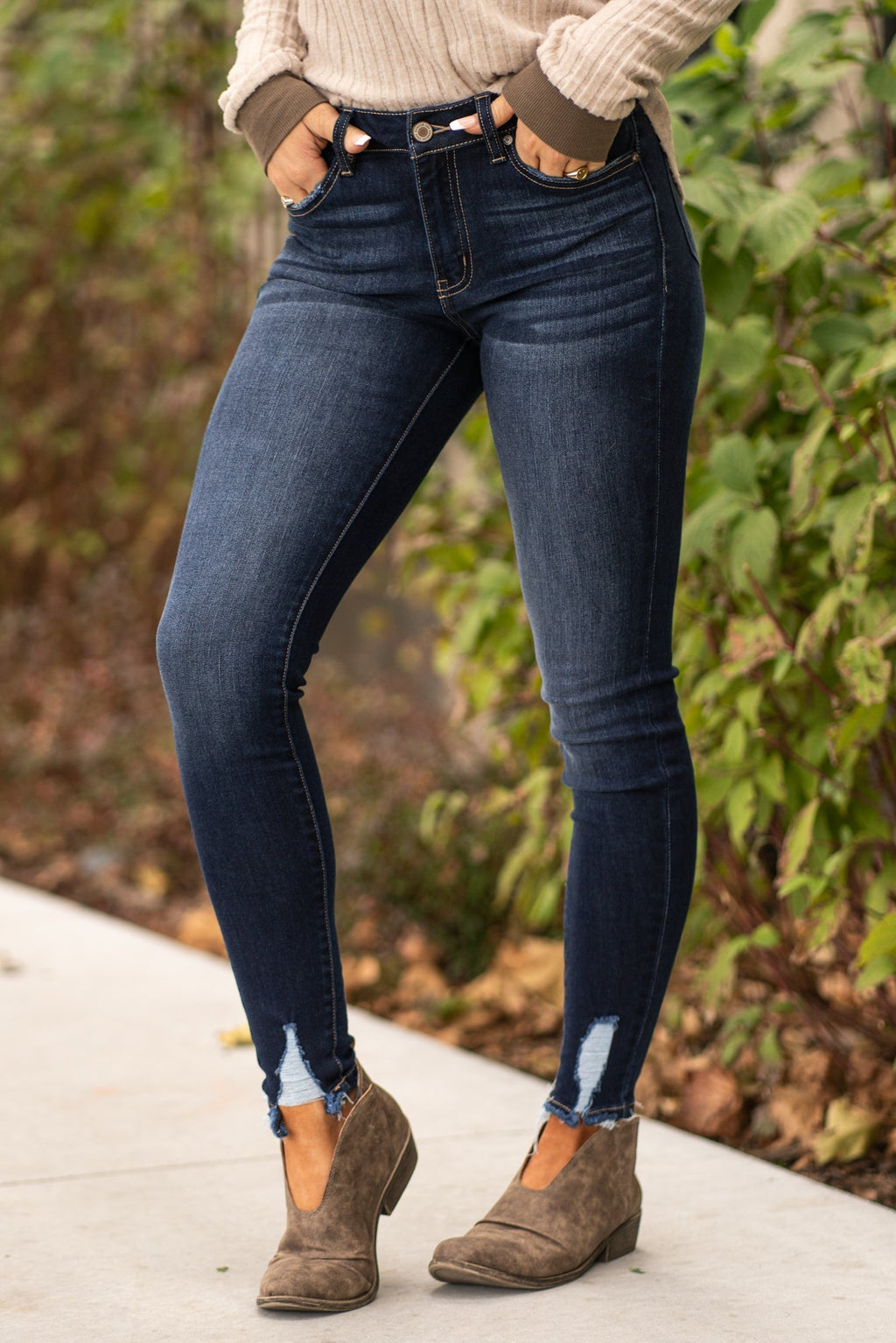 KanCan Jeans  Collection: Core Collection Style Name: Audrey Color: Dark Wash Cut: Super Skinny Rise: High Rise Material: 67.5% COTTON 25% POLYESTER 6.5% RAYON 1% SPANDEX Machine Wash Separately In Cold Water Stitching: Classic Fly: Zipper Style #: KC7112D  Contact us for any additional measurements or sizing.  True to size per manufacture standard