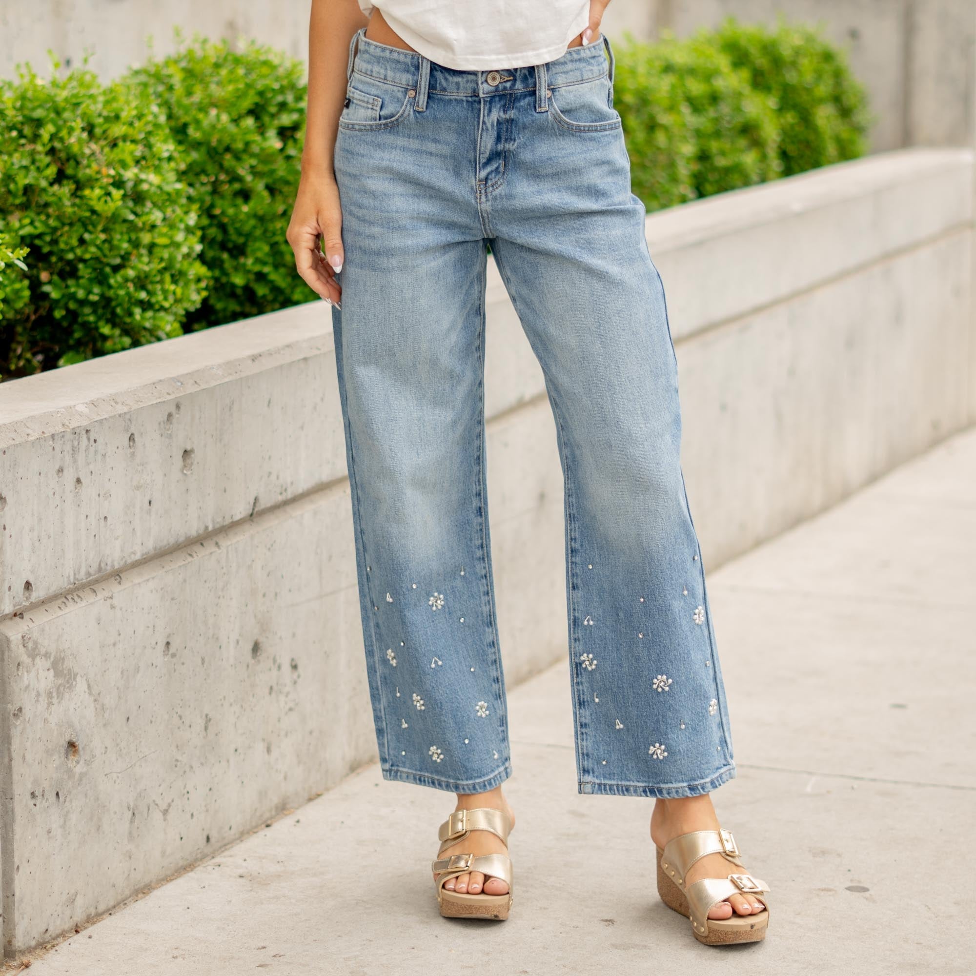 KanCan Louise Low Slung Baggy Jeans – Medium Wash Comfort Stretch