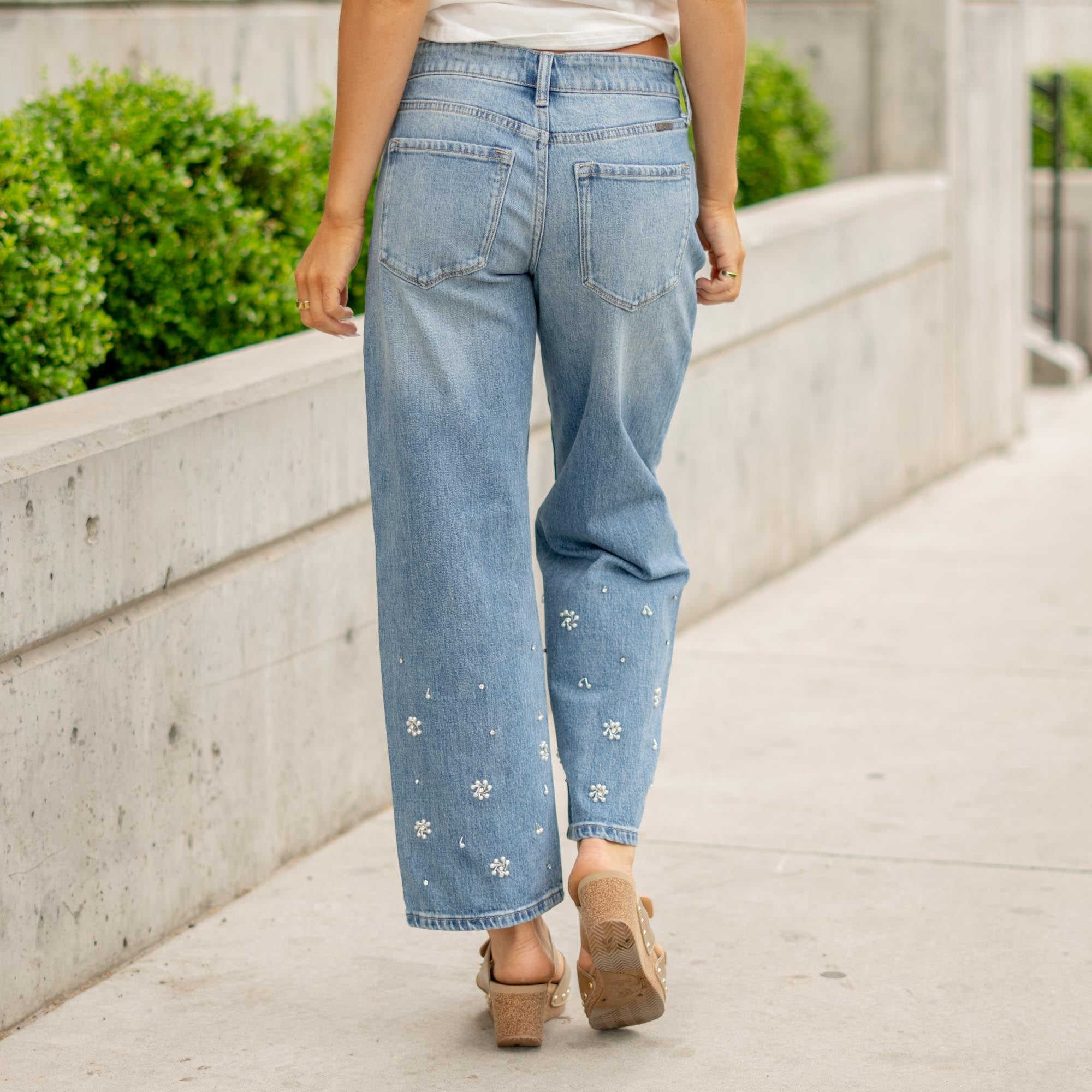KanCan Louise Low Slung Baggy Jeans – Medium Wash Comfort Stretch