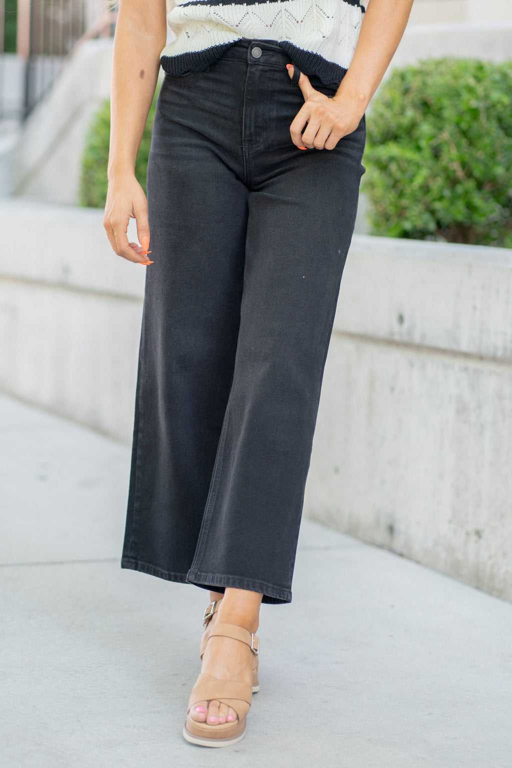 KanCan Victoria Ultra High Rise Cropped Wide Leg Jeans Black
