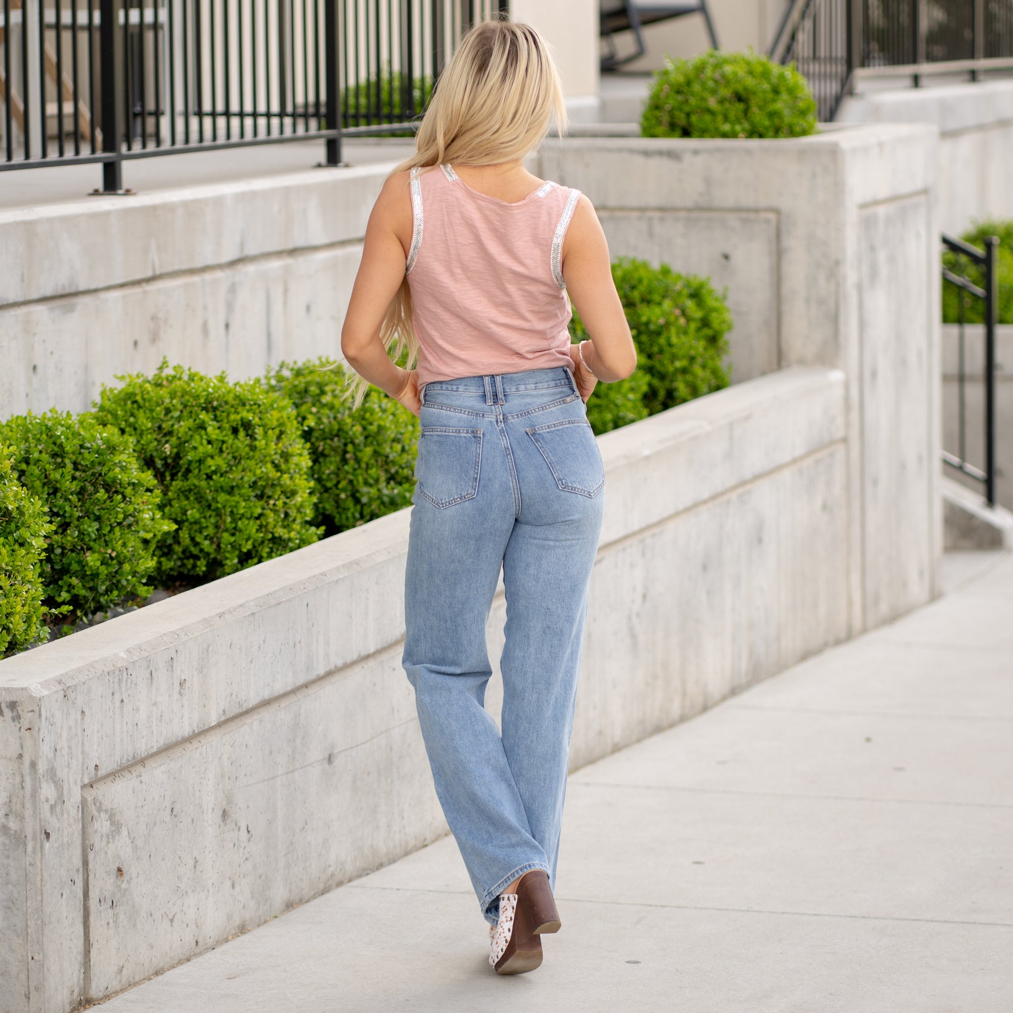 Wanda Ultra High Rise 90's Straight Leg