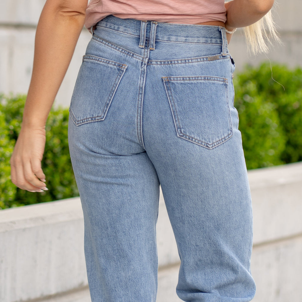 Wanda Ultra High Rise 90's Straight Leg