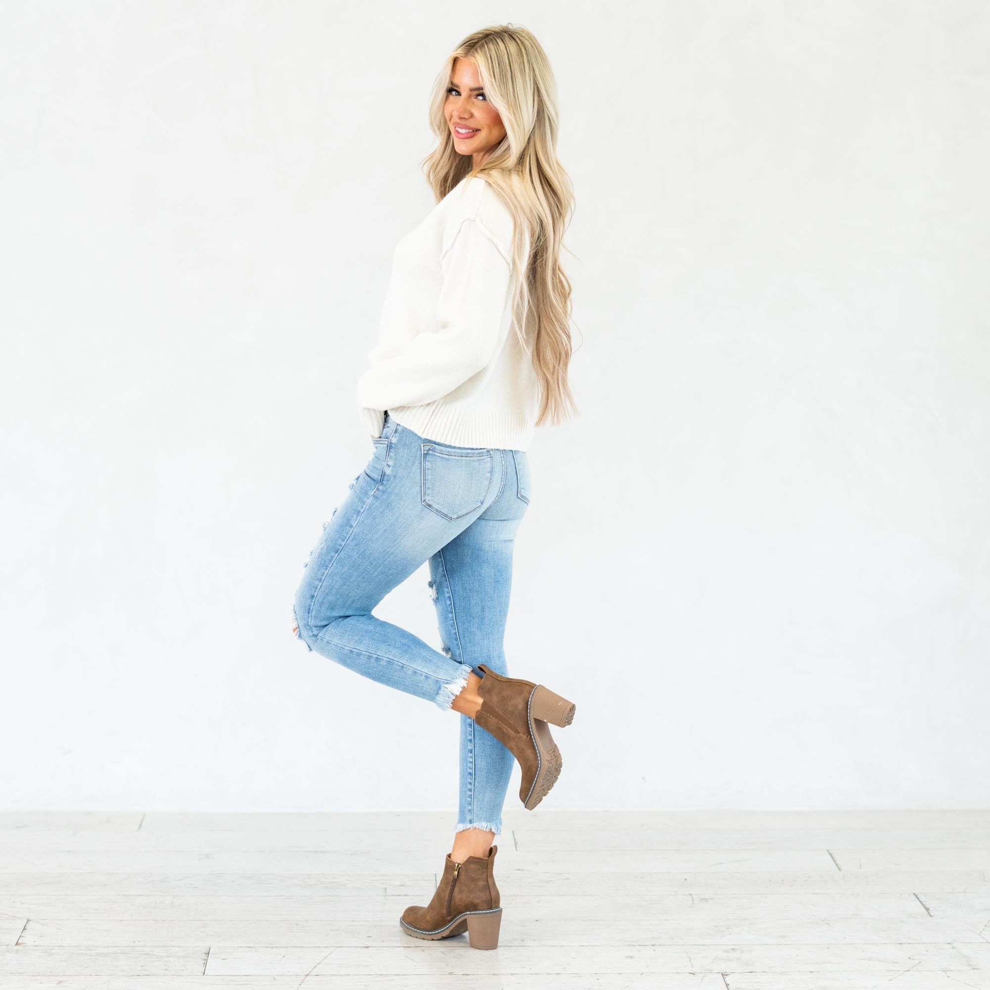 KanCan Janine Mid Rise Cropped Skinny Jeans Light Blue Wash