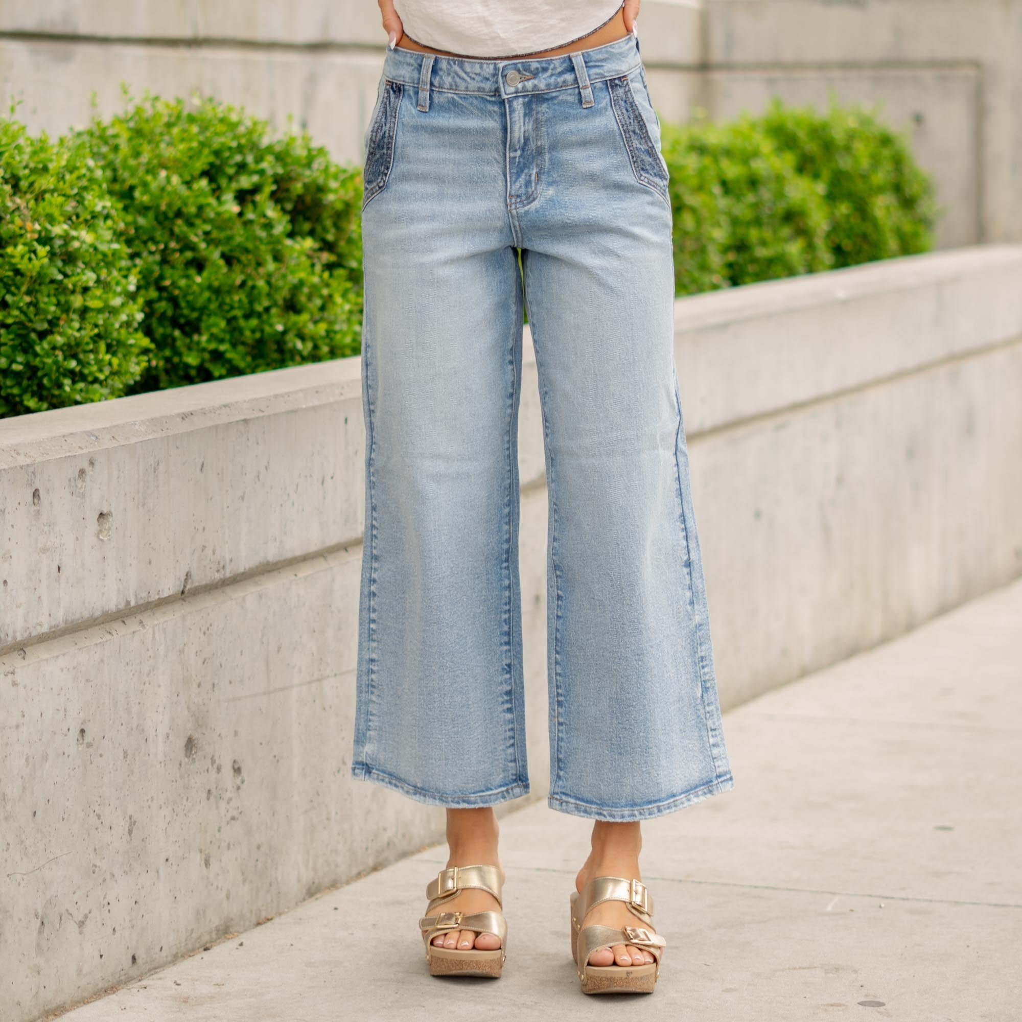 KanCan Lorinne High Rise Crop Wide Jeans – Color Block Stretch
