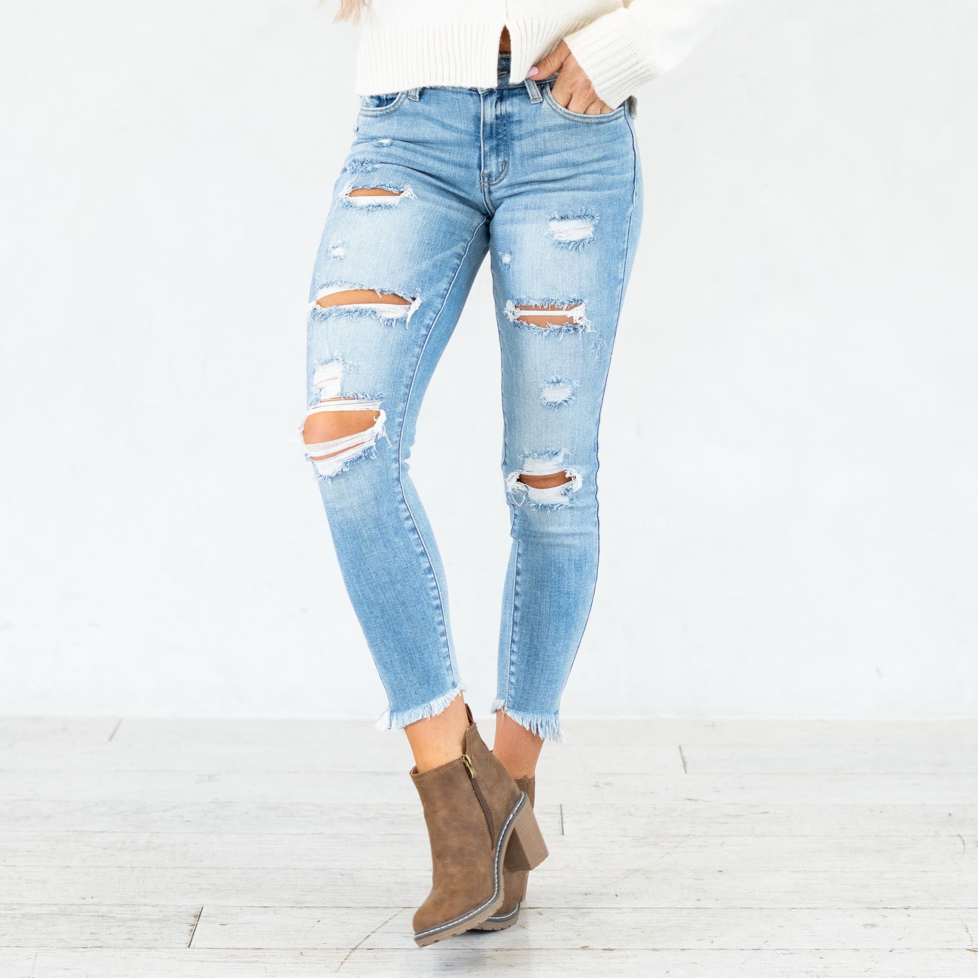 KanCan Janine Mid Rise Cropped Skinny Jeans Light Blue Wash