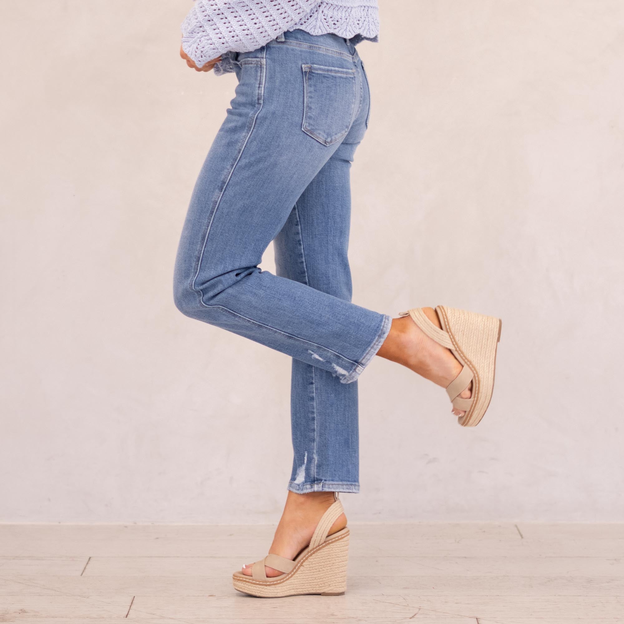 KanCan Ivorie Essentials Mid Rise Crop Straight Medium Blue