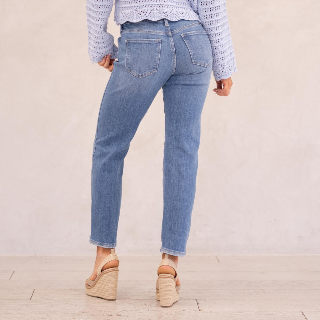 KanCan Ivorie Essentials Mid Rise Crop Straight Medium Blue