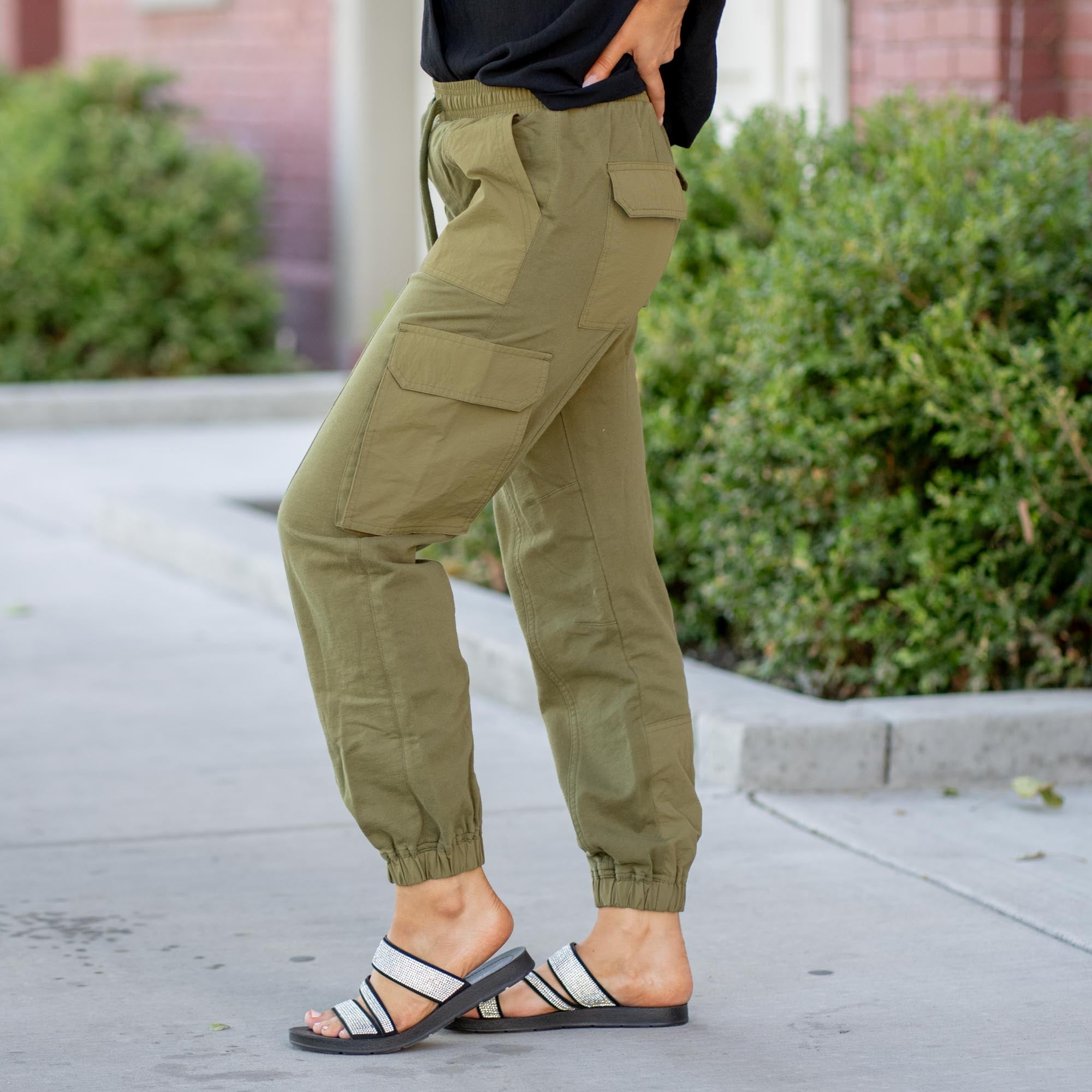KanCan Jacie High Rise Color Block Knit Joggers – Olive Drawstring Waist