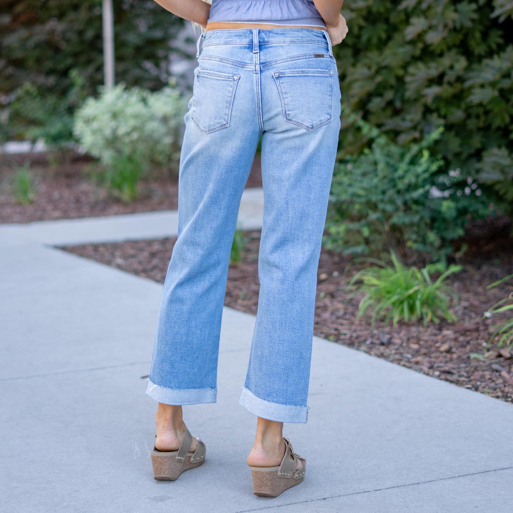 KanCan Rocio Mid Rise Crop Straight Jeans – Stretch Medium Wash