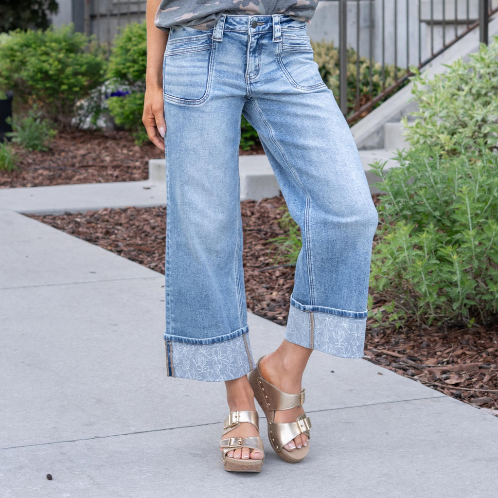 KanCan Anley Mid Rise Crop Wide Medium Blue