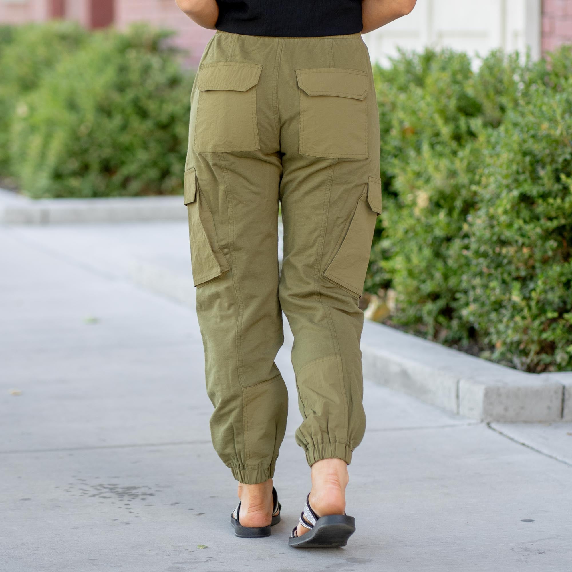 KanCan Jacie High Rise Color Block Knit Joggers – Olive Drawstring Waist