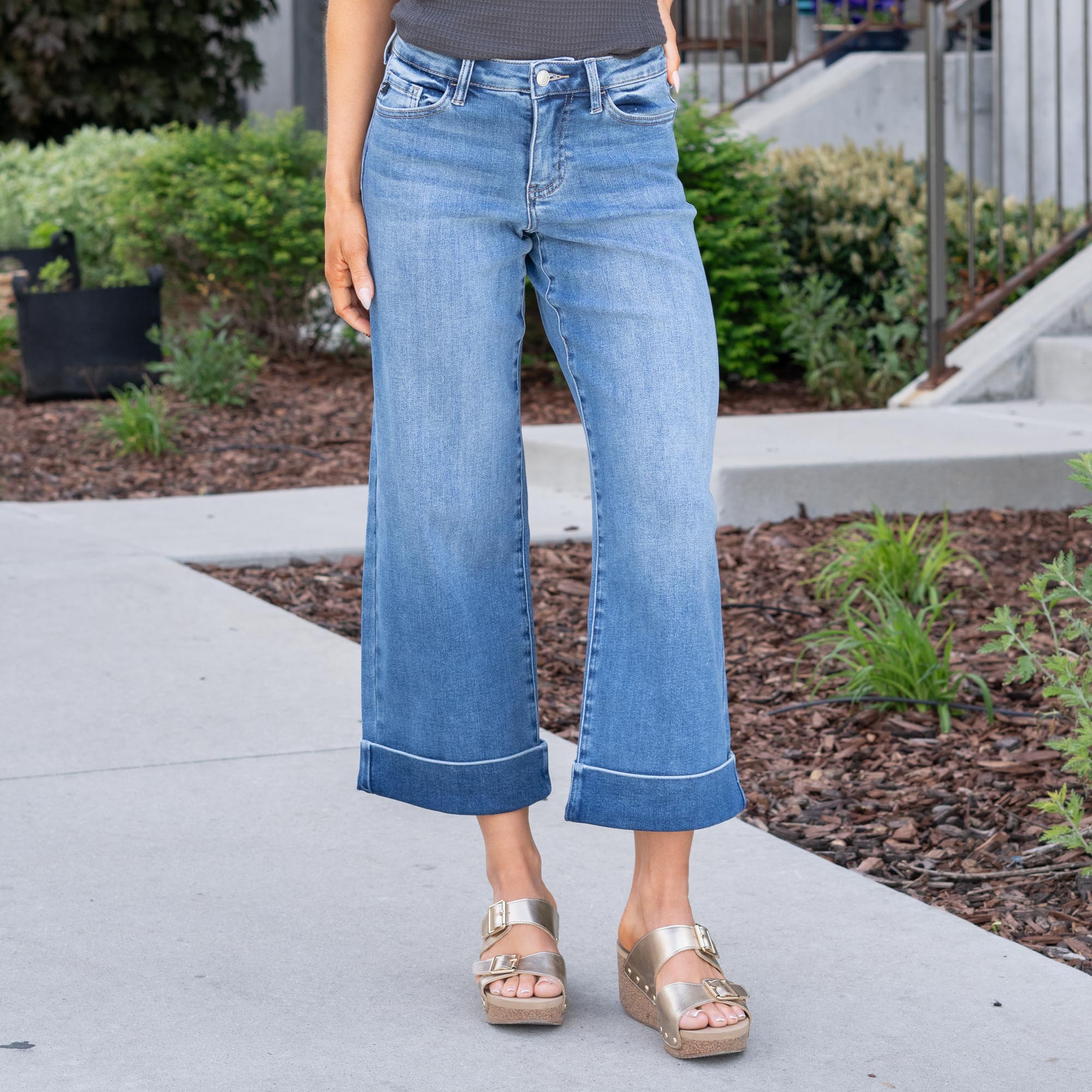 KanCan Fig Essentials Mid Rise Crop Wide Dark Blue Wash
