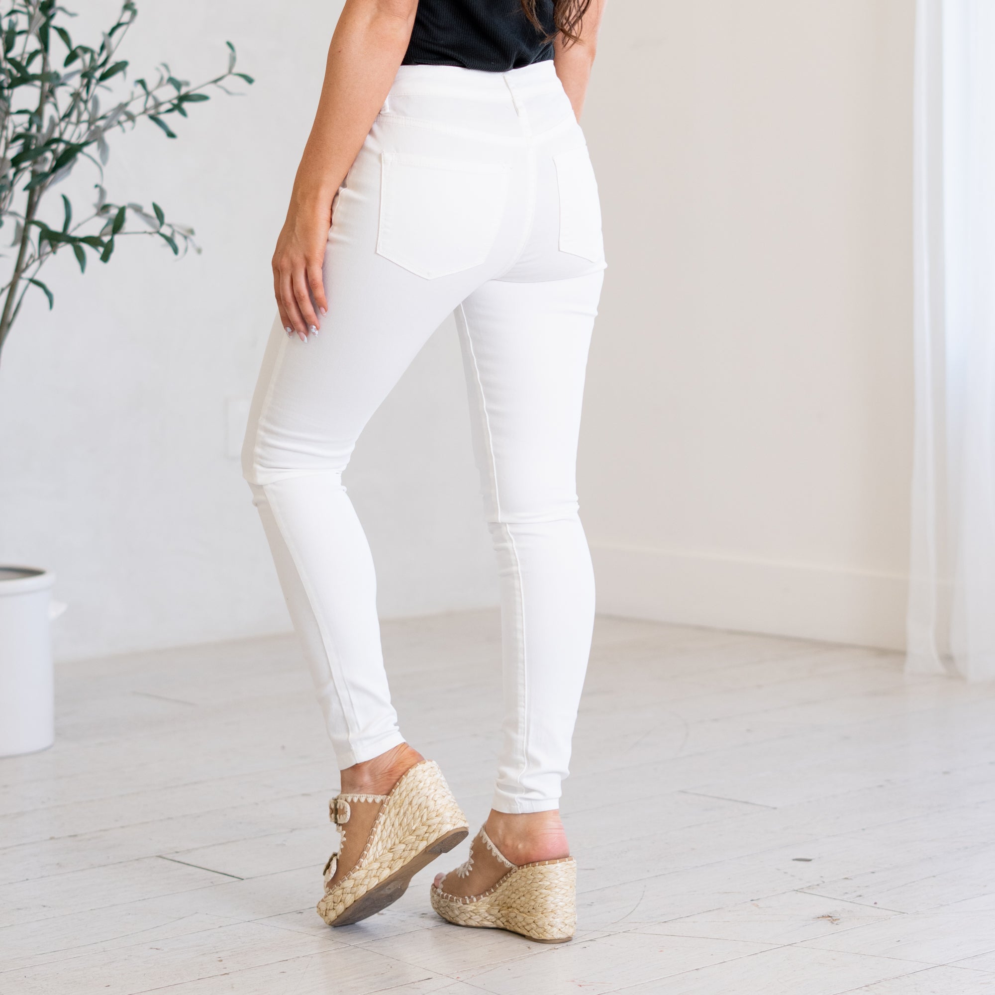 Effie High Rise Curvy Skinny