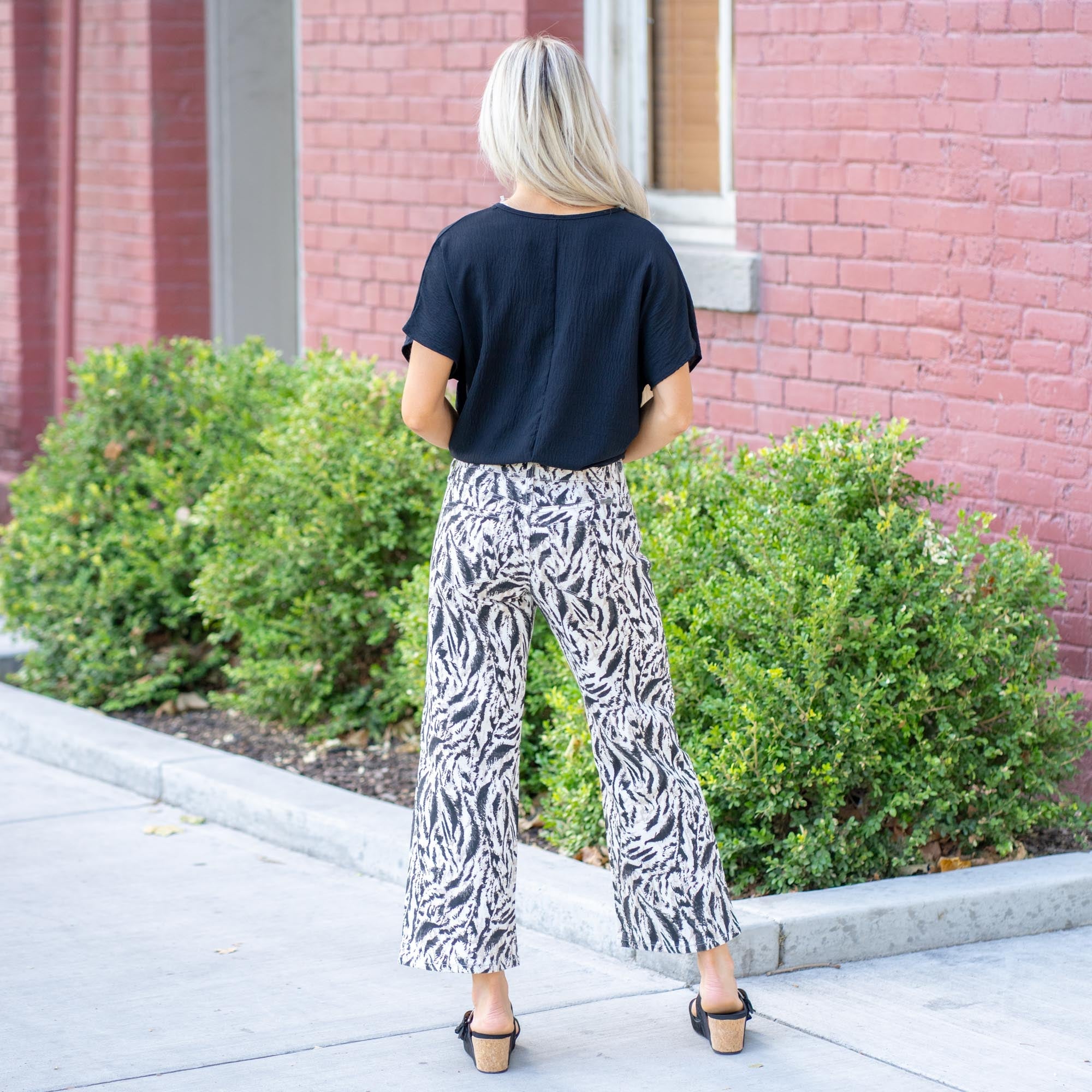 KanCan Alonso Mid Rise Printed Crop Wide Leg Jeans Beige Wash