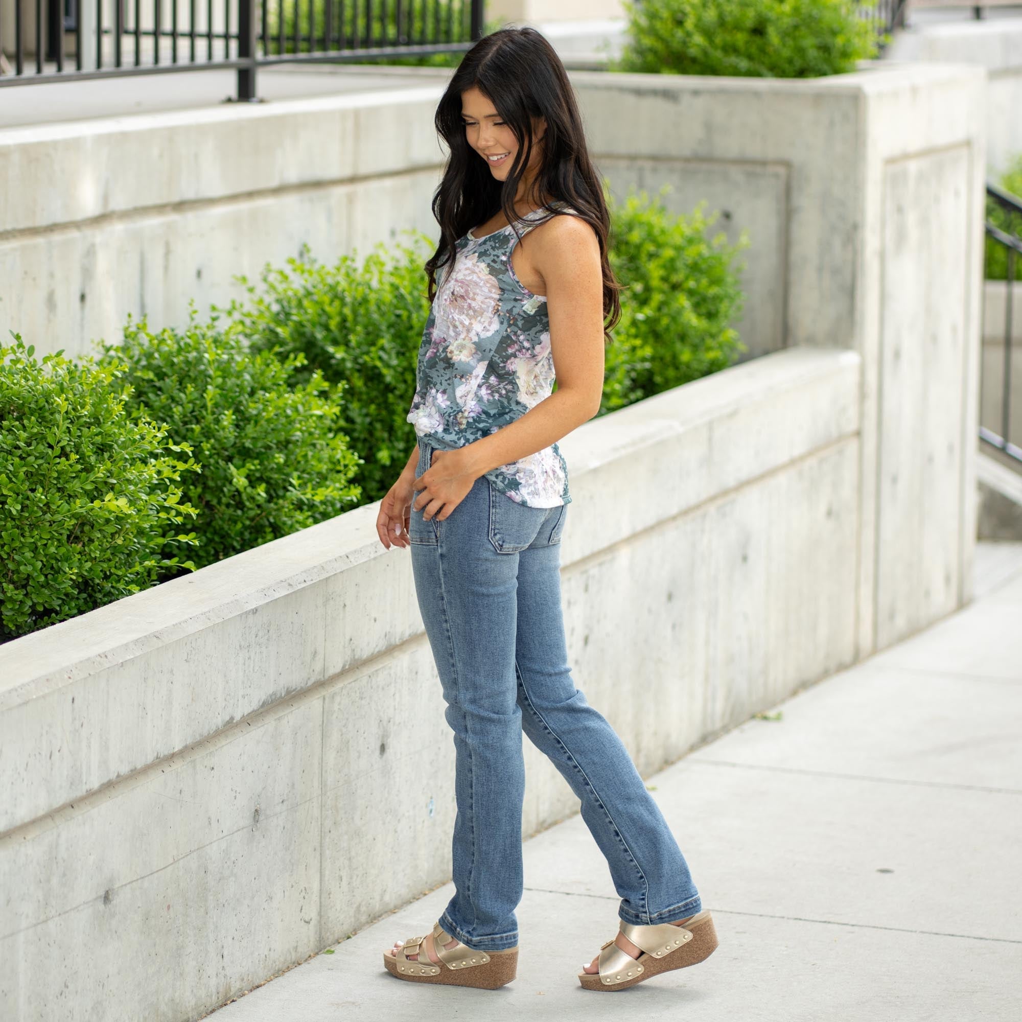 Rachelle Mid Rise Slim Straight