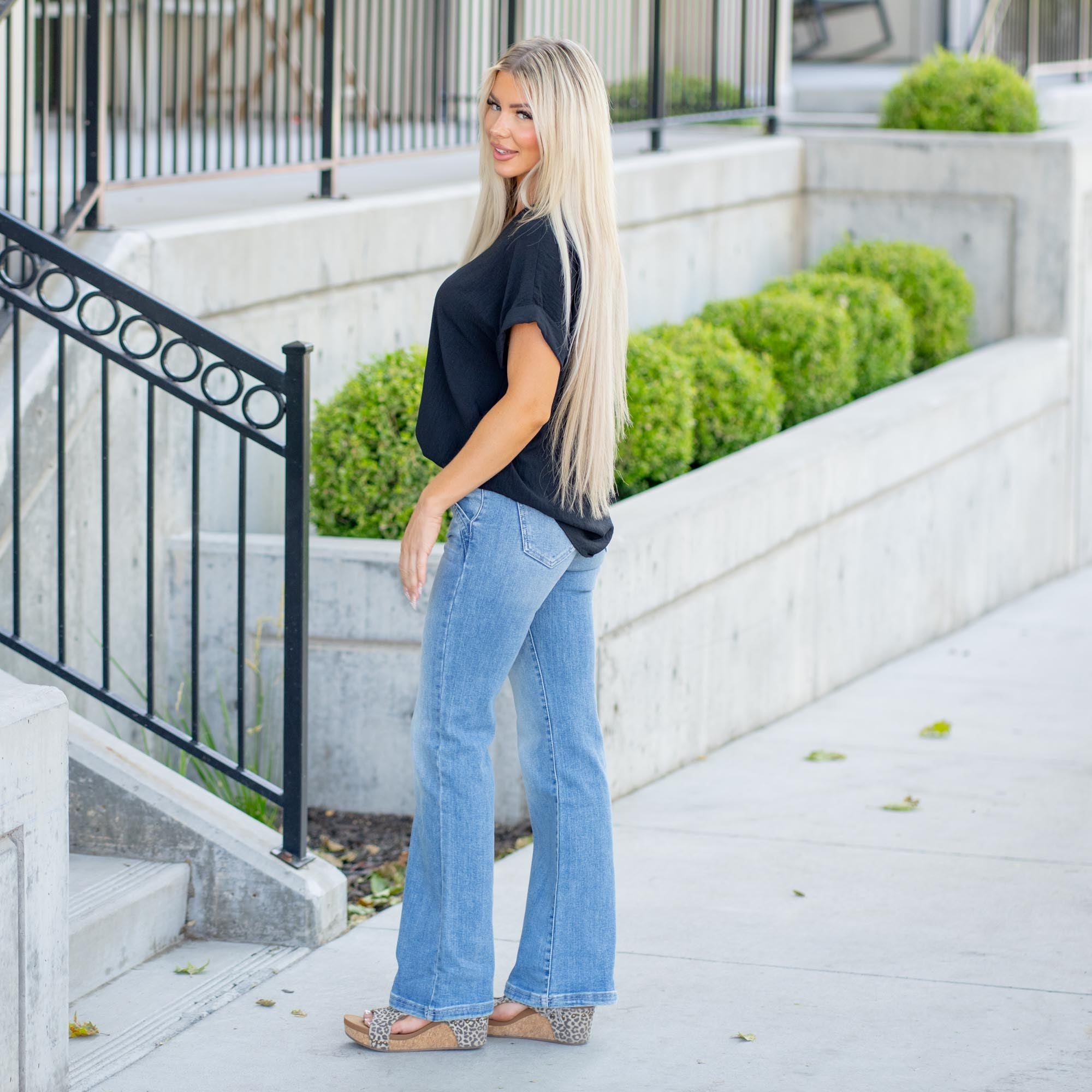 KanCan Mace High Rise Wide Flare Jeans – Classic Denim with Front Slant Pockets & Double Belt Loops