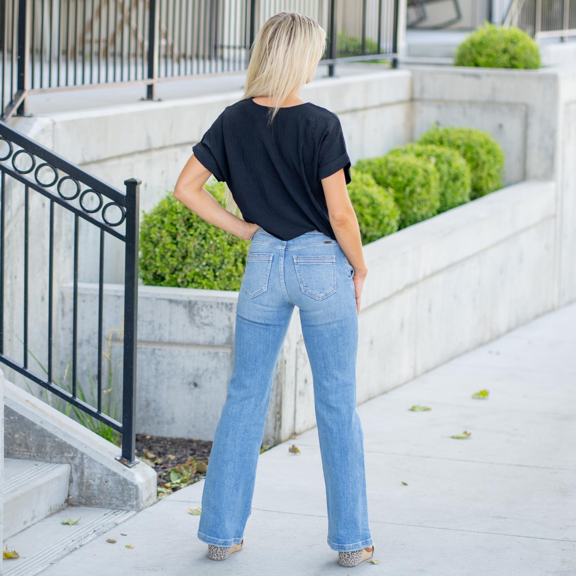 KanCan Mace High Rise Wide Flare Jeans – Classic Denim with Front Slant Pockets & Double Belt Loops
