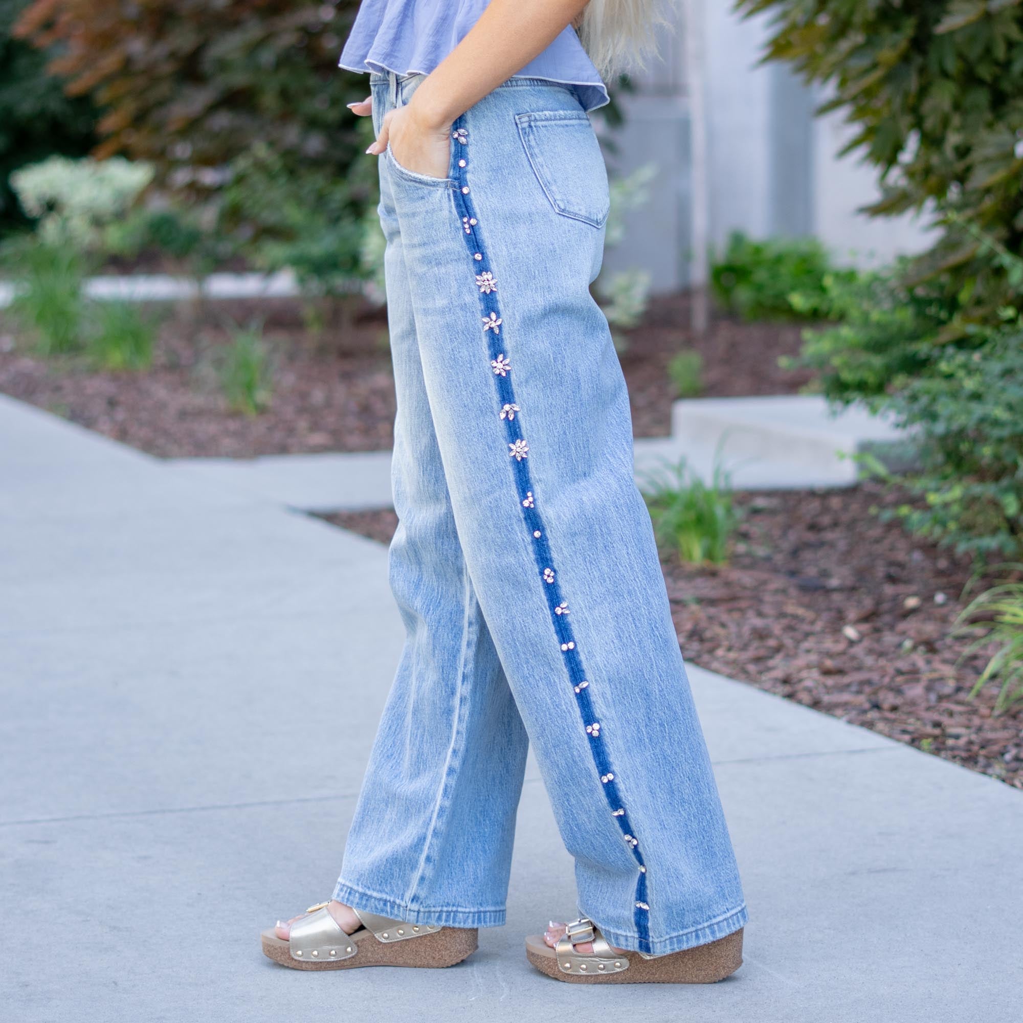 KanCan Gianna Low Slung Baggy Wide Jeans – Rhinestone Stretch Denim