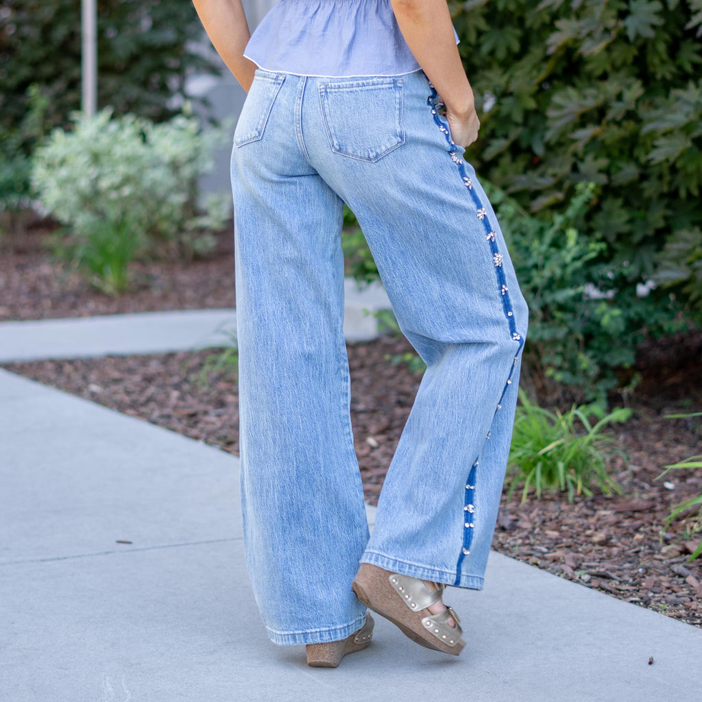 KanCan Gianna Low Slung Baggy Wide Jeans – Rhinestone Stretch Denim