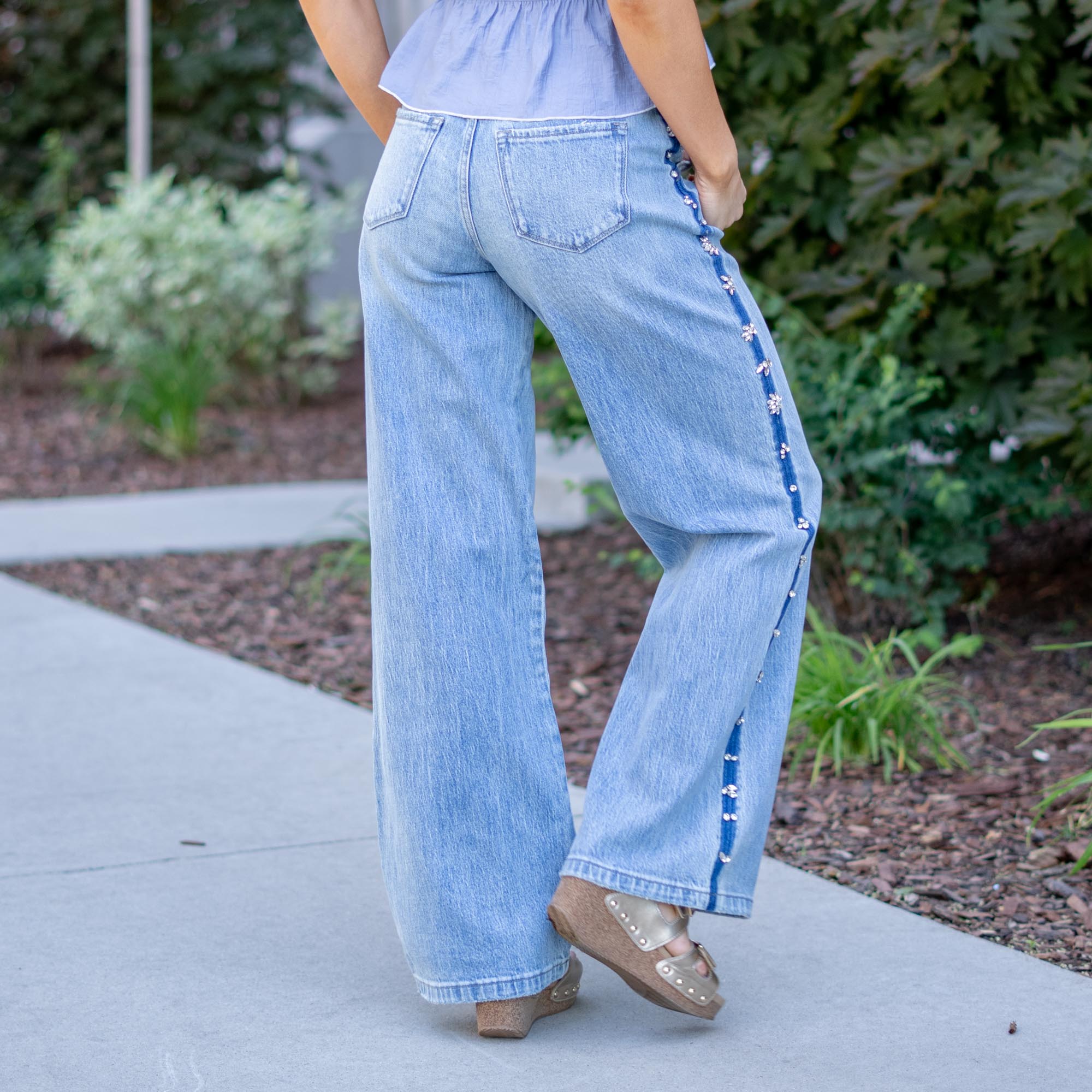 KanCan Gianna Low Slung Baggy Wide Jeans – Rhinestone Stretch Denim