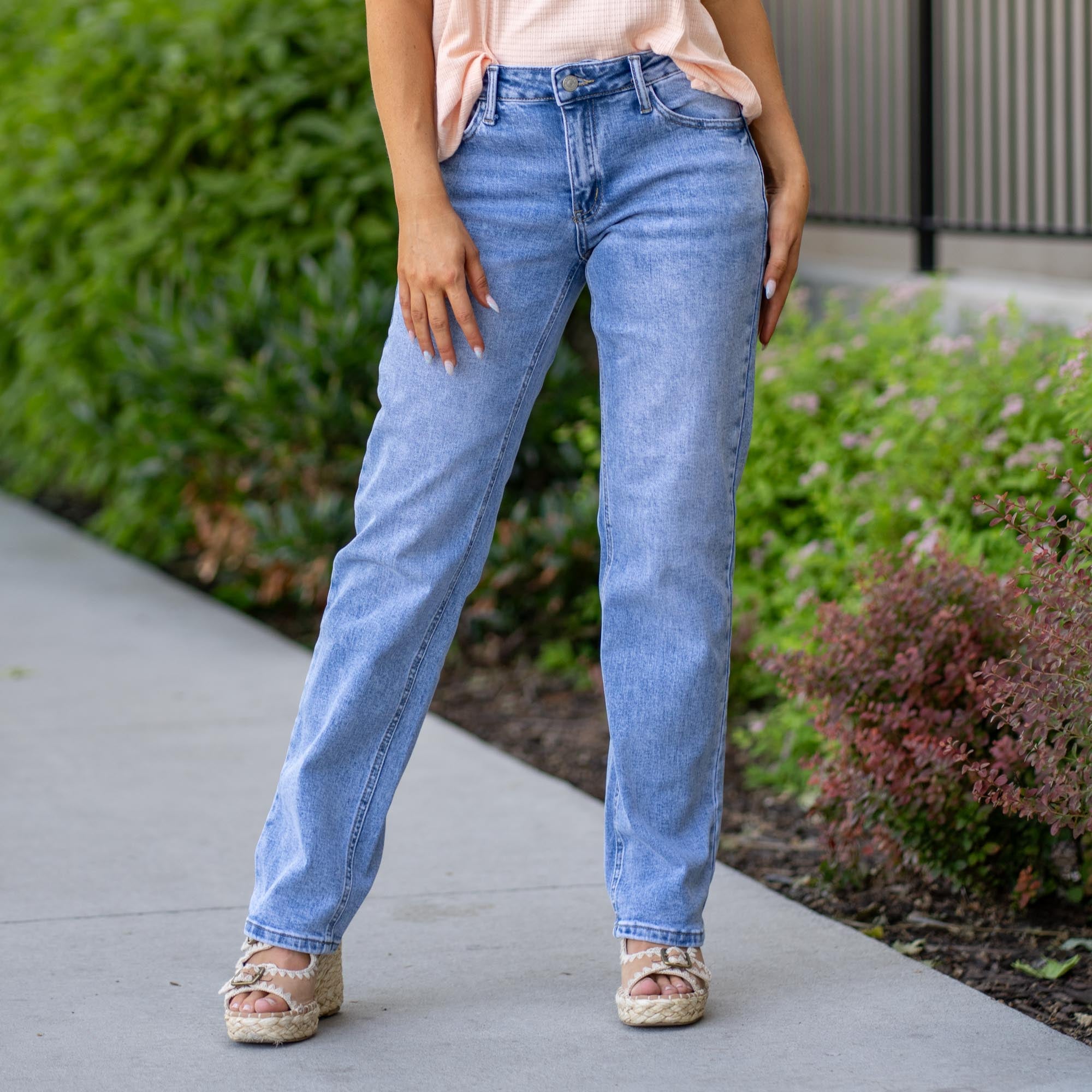 KanCan Tamia Essentials Mid Rise True Straight Medium Blue Wash