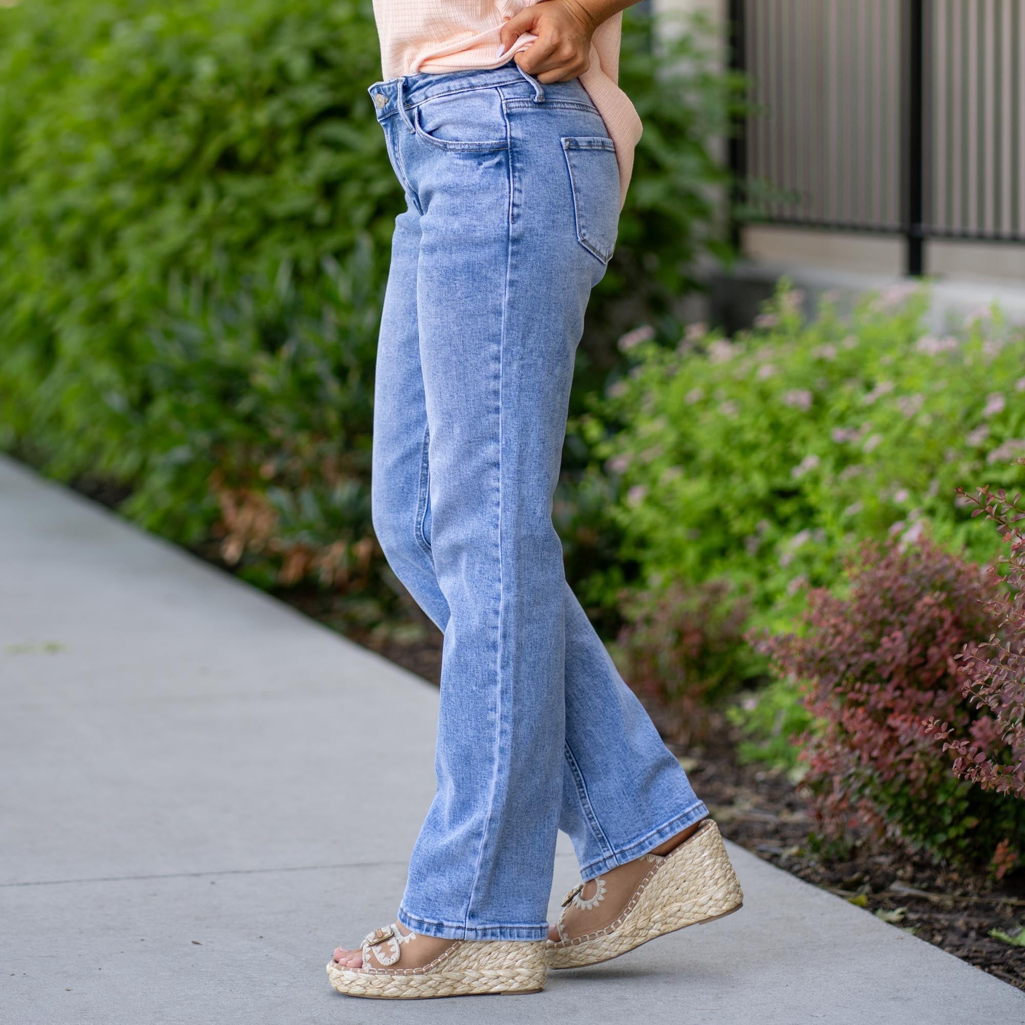 KanCan Tamia Essentials Mid Rise True Straight Medium Blue Wash