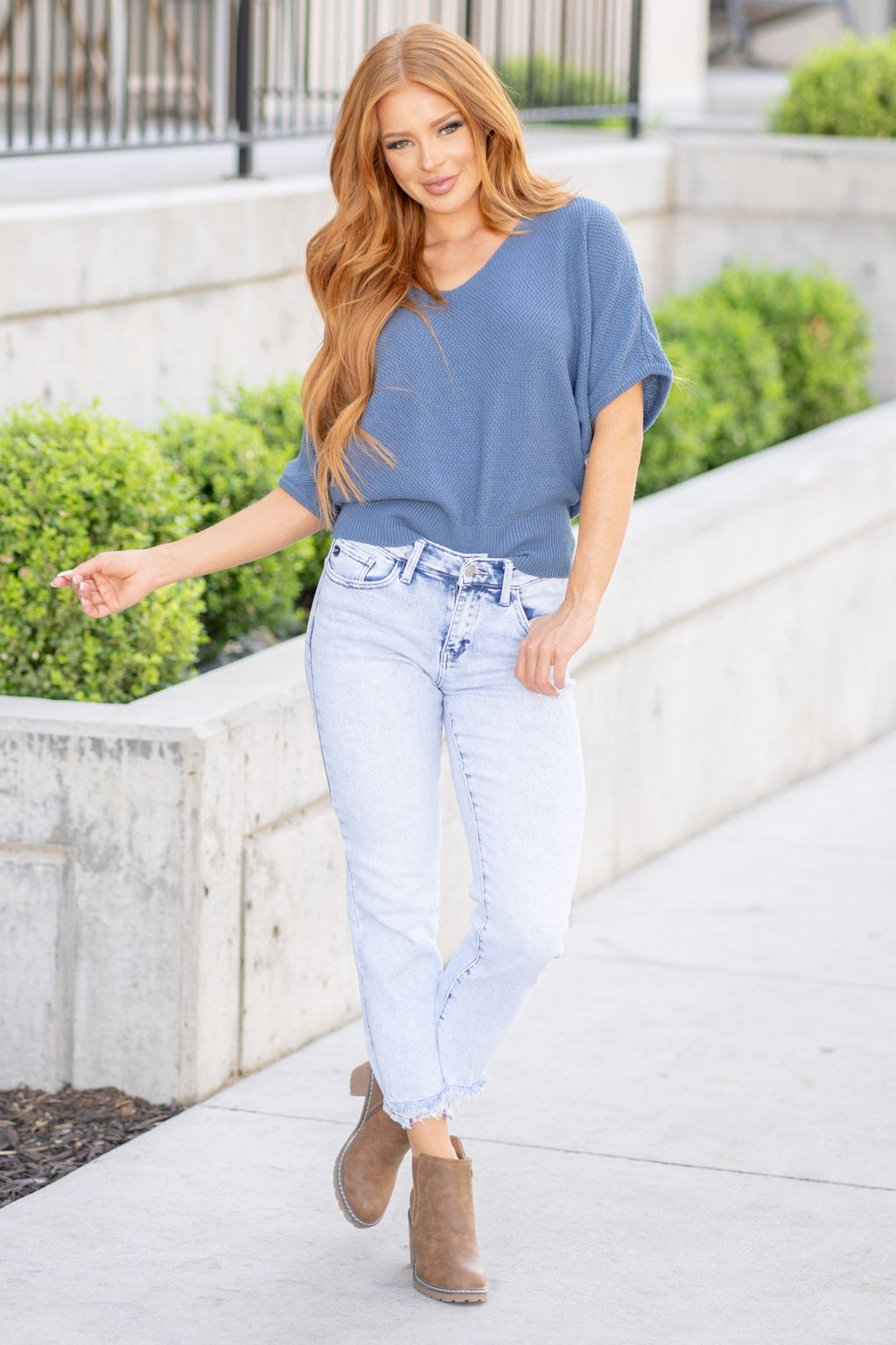 KanCan Sienna Mid Rise Cropped Straight Leg Medium Blue Wash