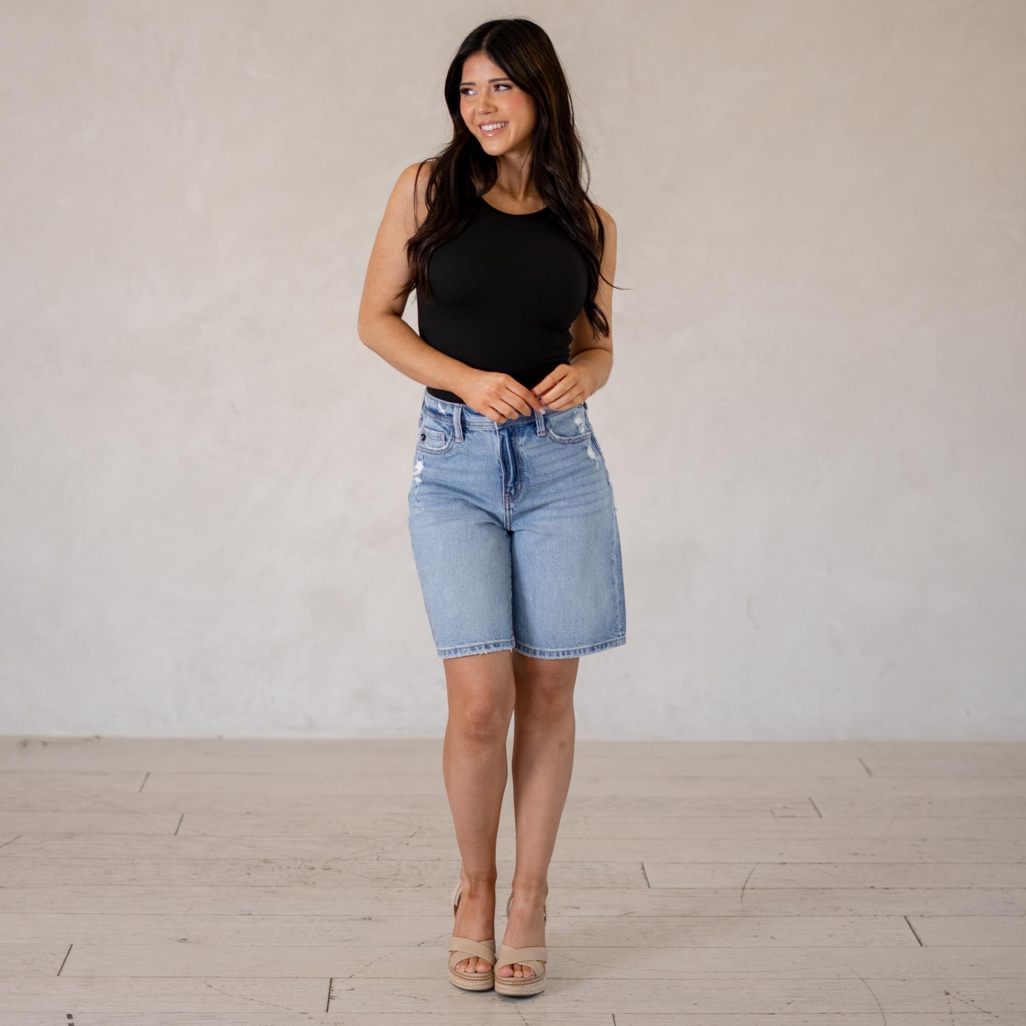 KanCan Annie Low Slung Baggy Shorts Medium Wash