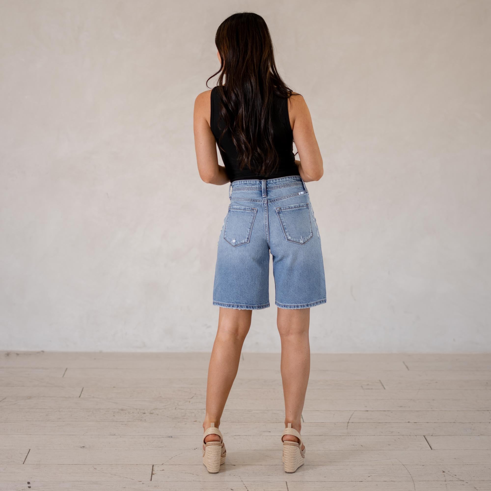 KanCan Annie Low Slung Baggy Shorts Medium Wash