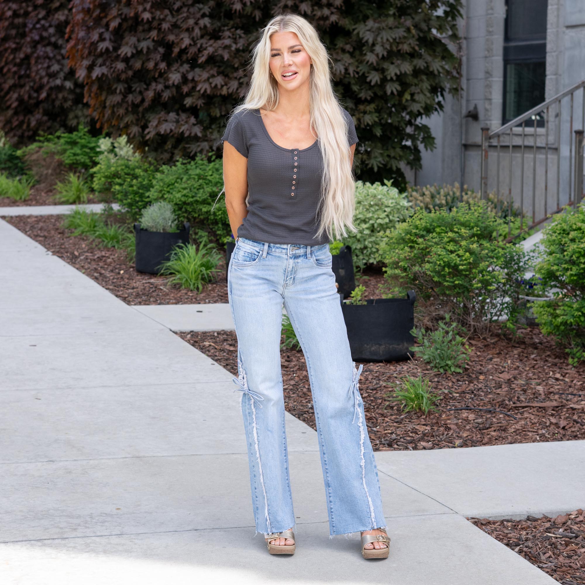 KanCan Verna Mid Rise Wide Flare Jeans - Comfort Stretch - Medium Wash