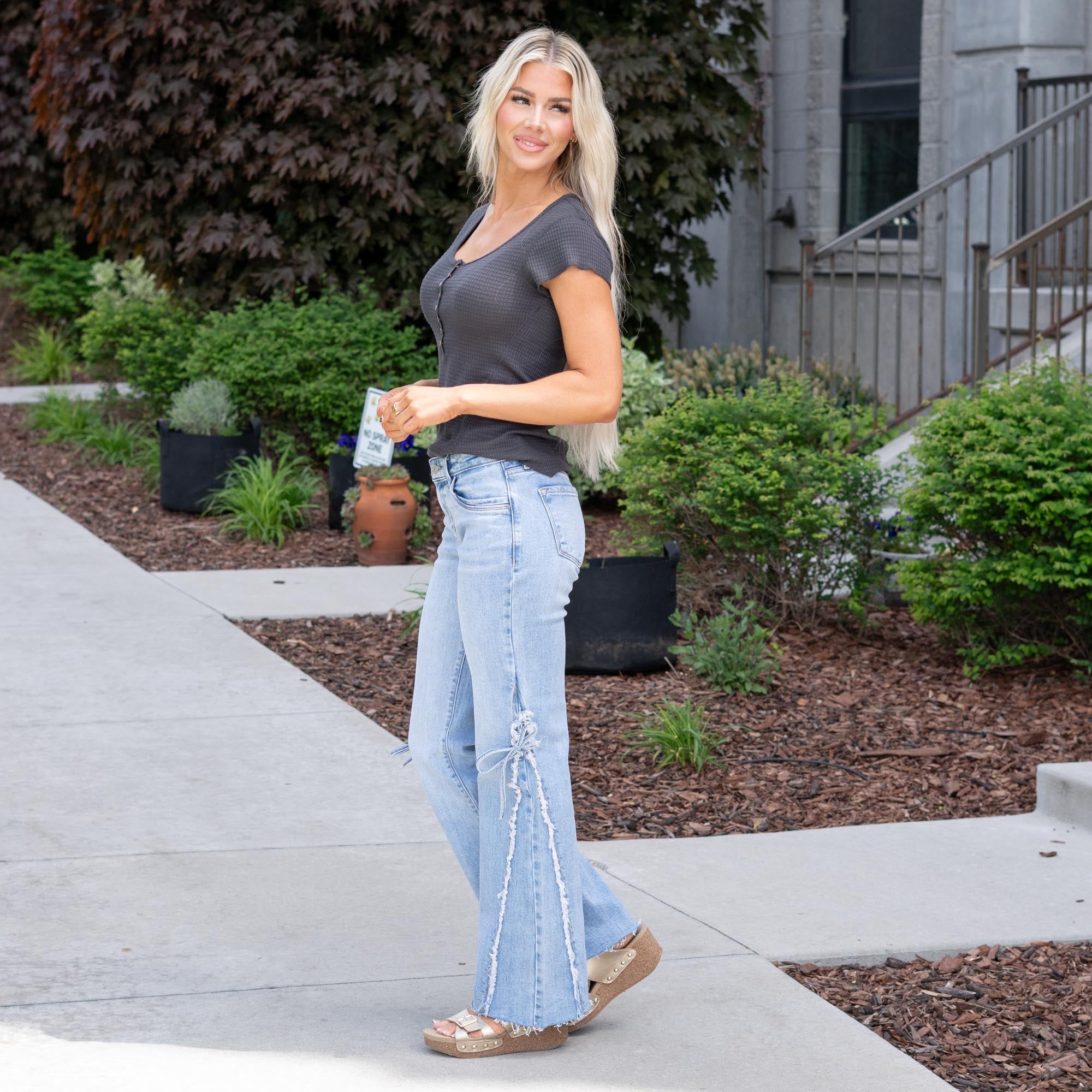 KanCan Verna Mid Rise Wide Flare Jeans - Comfort Stretch - Medium Wash