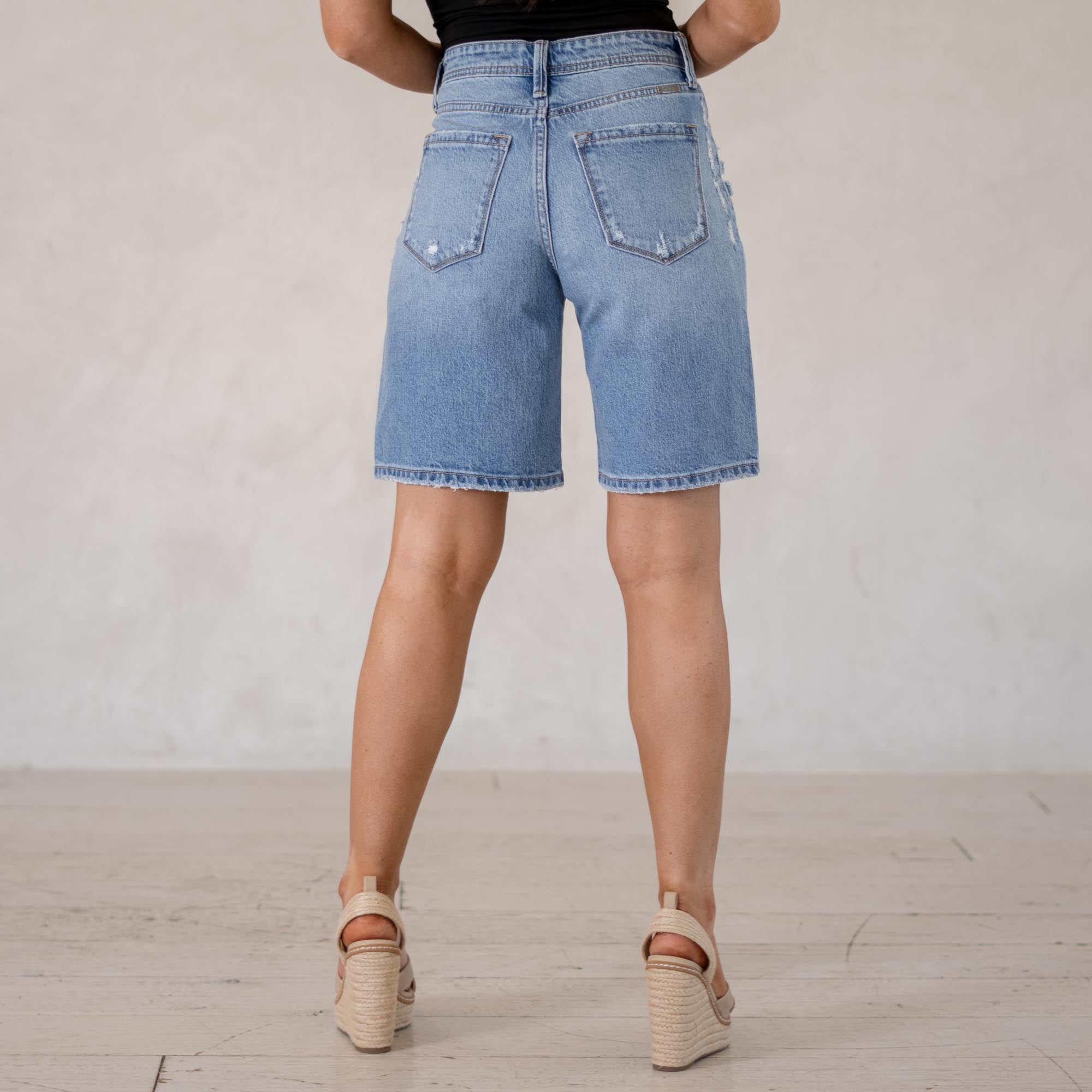 KanCan Annie Low Slung Baggy Shorts Medium Wash