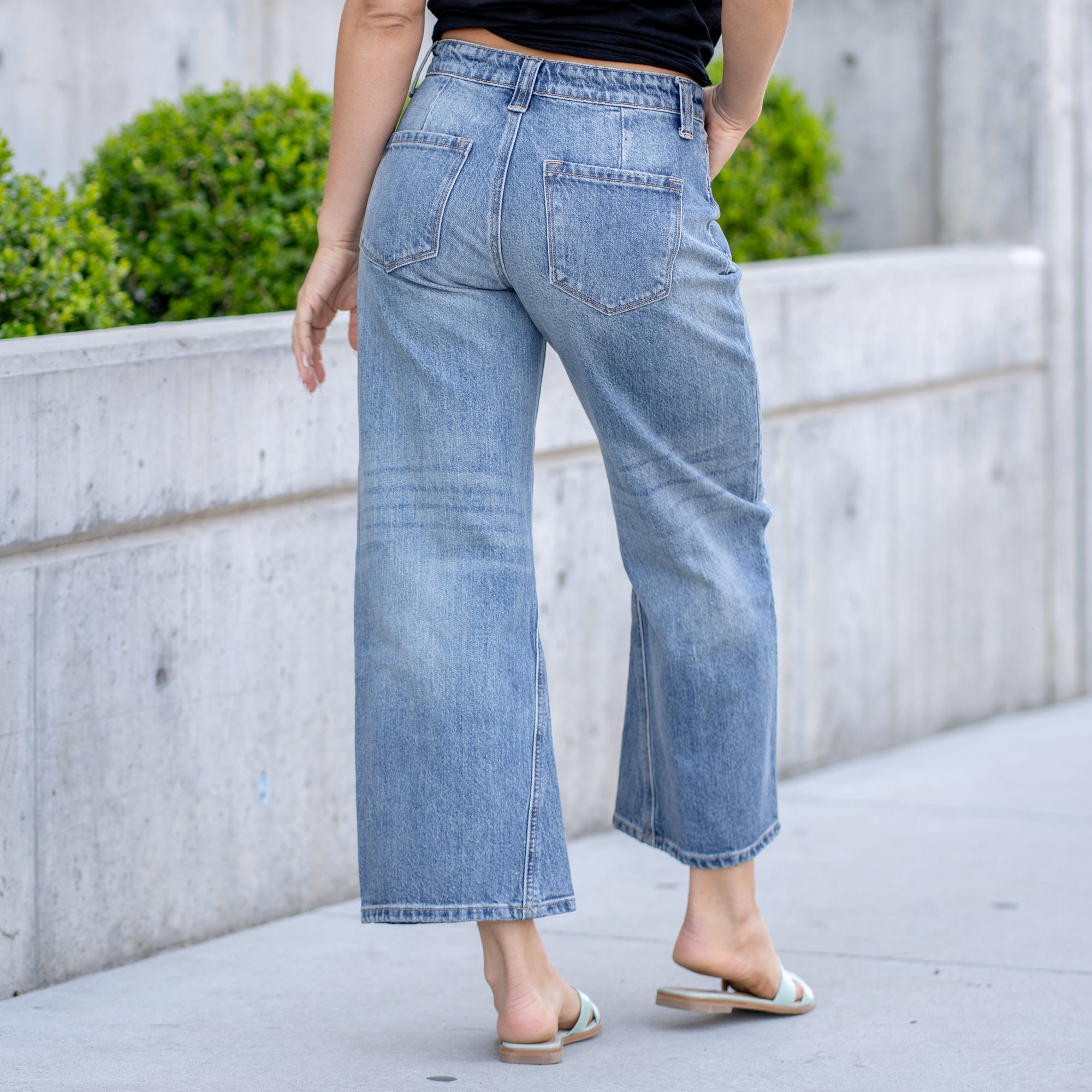 Barrel Mid Rise Loose Fit