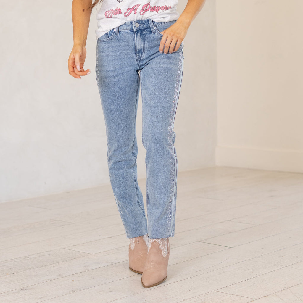 Evelyn Mid Rise Slim Straight Leg