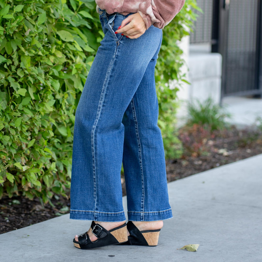 KanCan Petite Tara Mid Rise Trouser Wide Leg Jean Medium Blue
