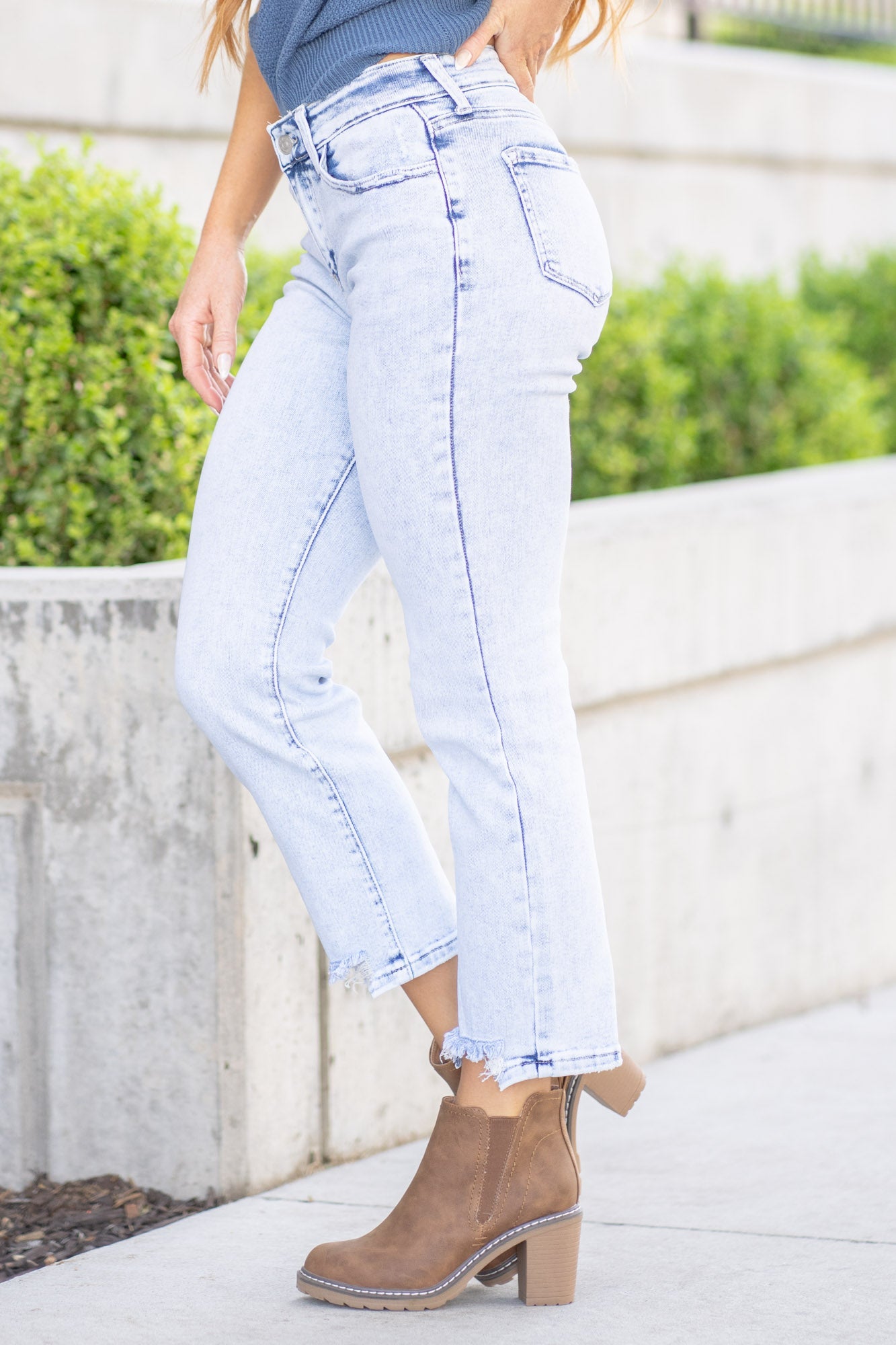 KanCan Sienna Mid Rise Cropped Straight Leg Medium Blue Wash