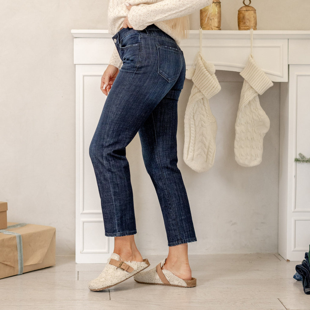 Delvey Mid Rise Boyfriend Jeans