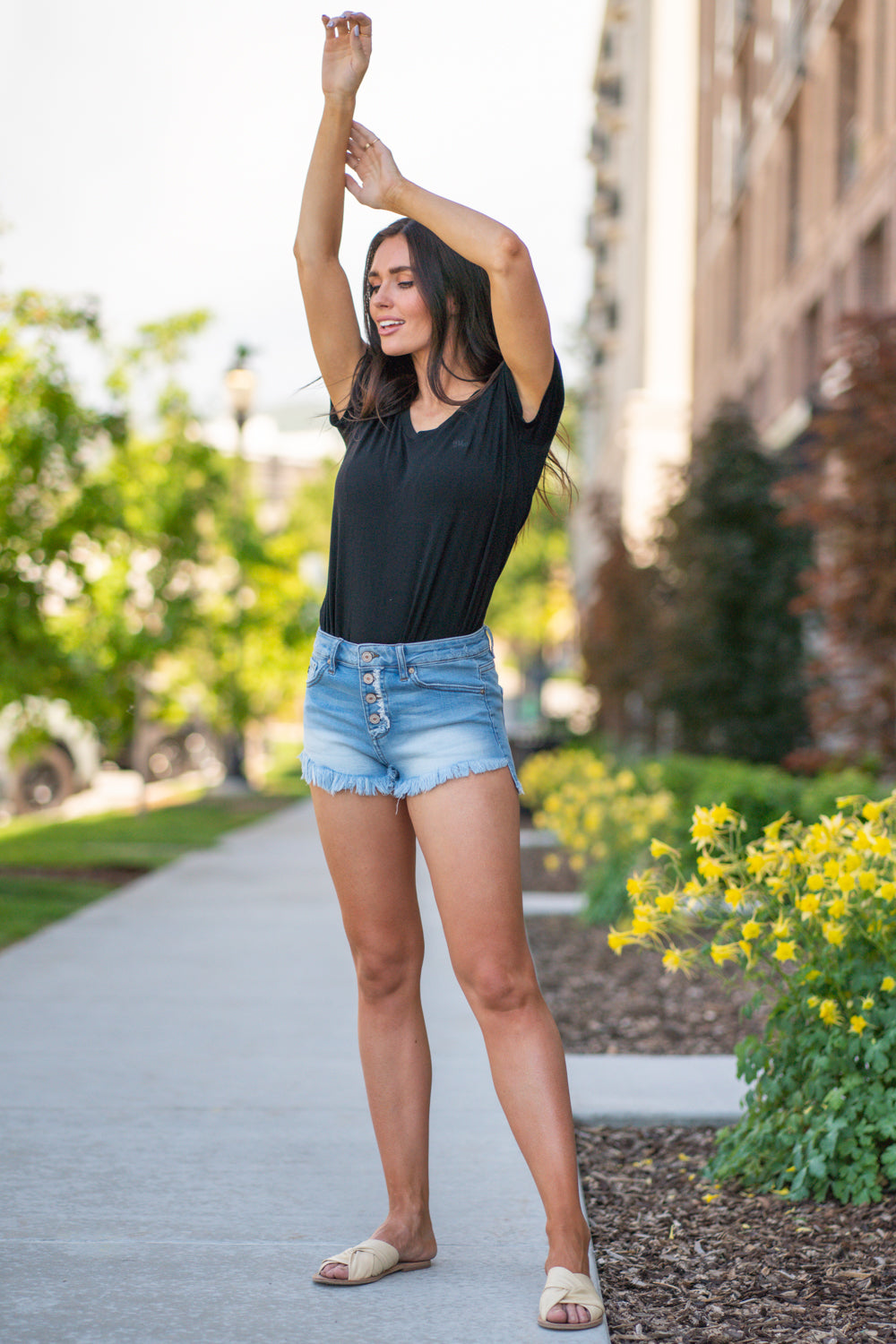 High Rise Shorts By Kan Can   Collection: Summer 2020 Frayed Hem Shorts High Rise, 9.5" Front Rise Shorts, 2" Inseam Dark Wash 97% COTTON / 1% T-400 (POLYESTER) / 2% LYCRA Stitching: Classic Fly: Zipper Style #: KC8576M