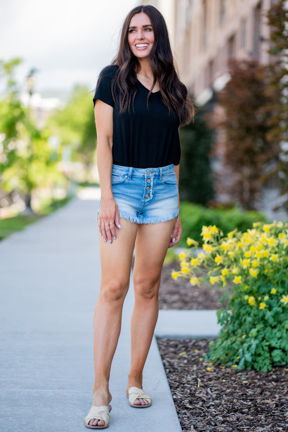 High Rise Shorts By Kan Can   Collection: Summer 2020 Frayed Hem Shorts High Rise, 9.5" Front Rise Shorts, 2" Inseam Dark Wash 97% COTTON / 1% T-400 (POLYESTER) / 2% LYCRA Stitching: Classic Fly: Zipper Style #: KC8576M